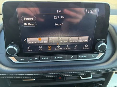 Used 2023 Nissan Rogue SV w/ SV Premium B Package image 23