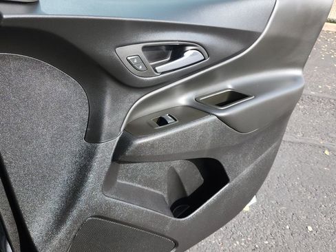 Used 2023 Chevrolet Equinox LT w/ Driver Convenience Package image 16