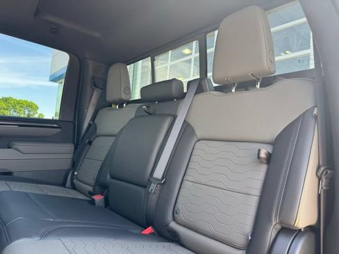 New 2026 Chevrolet Silverado 2500 ZR2 AWD/4WD image 8
