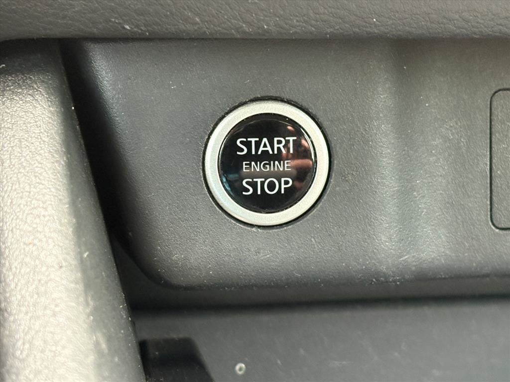 Used 2021 Nissan Rogue SV AWD/4WD image 14