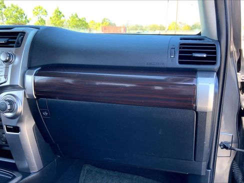 Used 2014 Toyota 4Runner Limited image 18