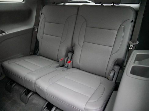 Used 2023 GMC Acadia SLT w/ Preferred Package image 25