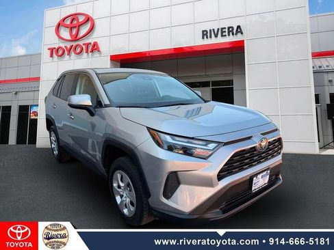 Used 2023 Toyota RAV4 LE AWD/4WD image 2