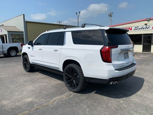 Used 2024 GMC Yukon XL Denali AWD/4WD image 2