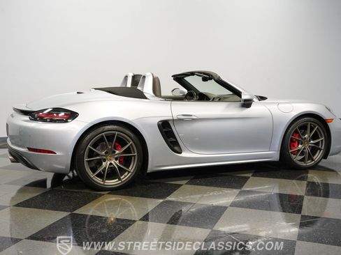 Used 2017 Porsche 718 Boxster S RWD image 13