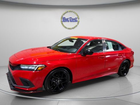 Used 2023 Honda Civic Sport image 1