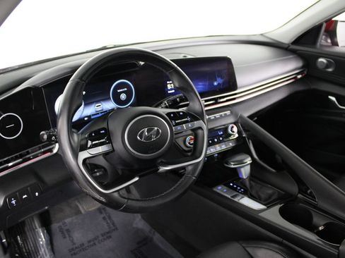 Used 2023 Hyundai Elantra Limited FWD image 17
