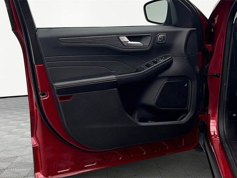 Used 2023 Ford Escape Platinum image 23