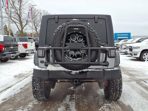 Used 2014 Jeep Wrangler Unlimited Sport image 5