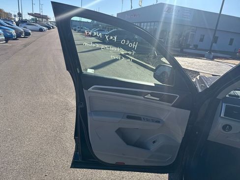 Used 2021 Volkswagen Atlas SE w/ Panoramic Sunroof Package image 13