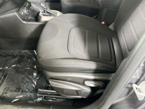 Used 2022 Jeep Renegade Latitude AWD/4WD image 19