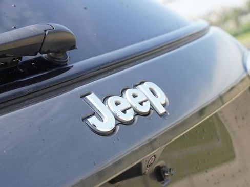 Used 2017 Jeep Compass Sport w/ Cold Weather Group AWD/4WD image 12