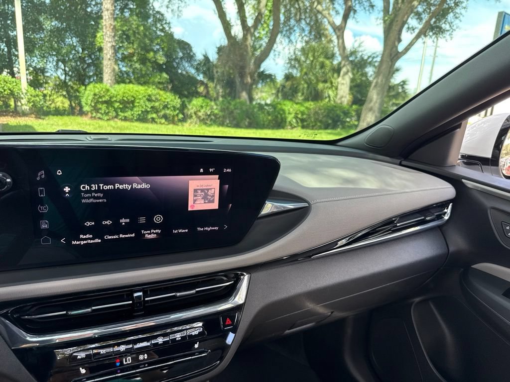 Used 2025 Buick Envista Avenir FWD image 65