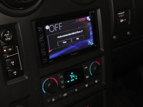 Used 2005 HUMMER H2 SUT w/ Preferred Equipment Group image 44