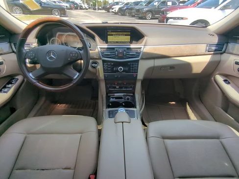 Used 2011 Mercedes-Benz E 350 4MATIC Sedan image 16
