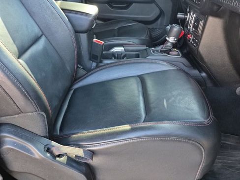 Used 2018 Jeep Wrangler Unlimited Rubicon image 24