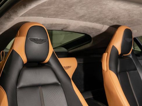 Used 2020 Aston Martin V8 Vantage Coupe image 19