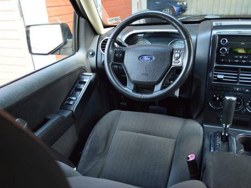Used 2010 Ford Explorer Sport Trac XLT AWD/4WD image 42