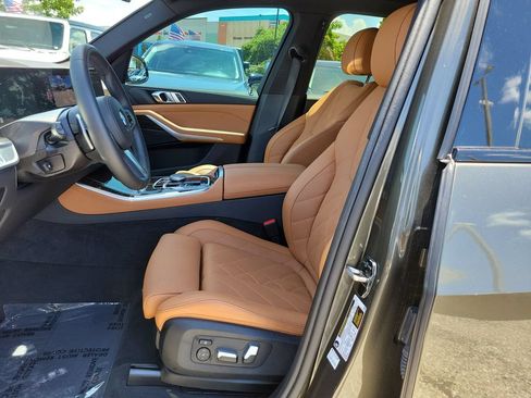 Used 2024 BMW X5 sDrive40i w/ M Sport Package RWD image 15