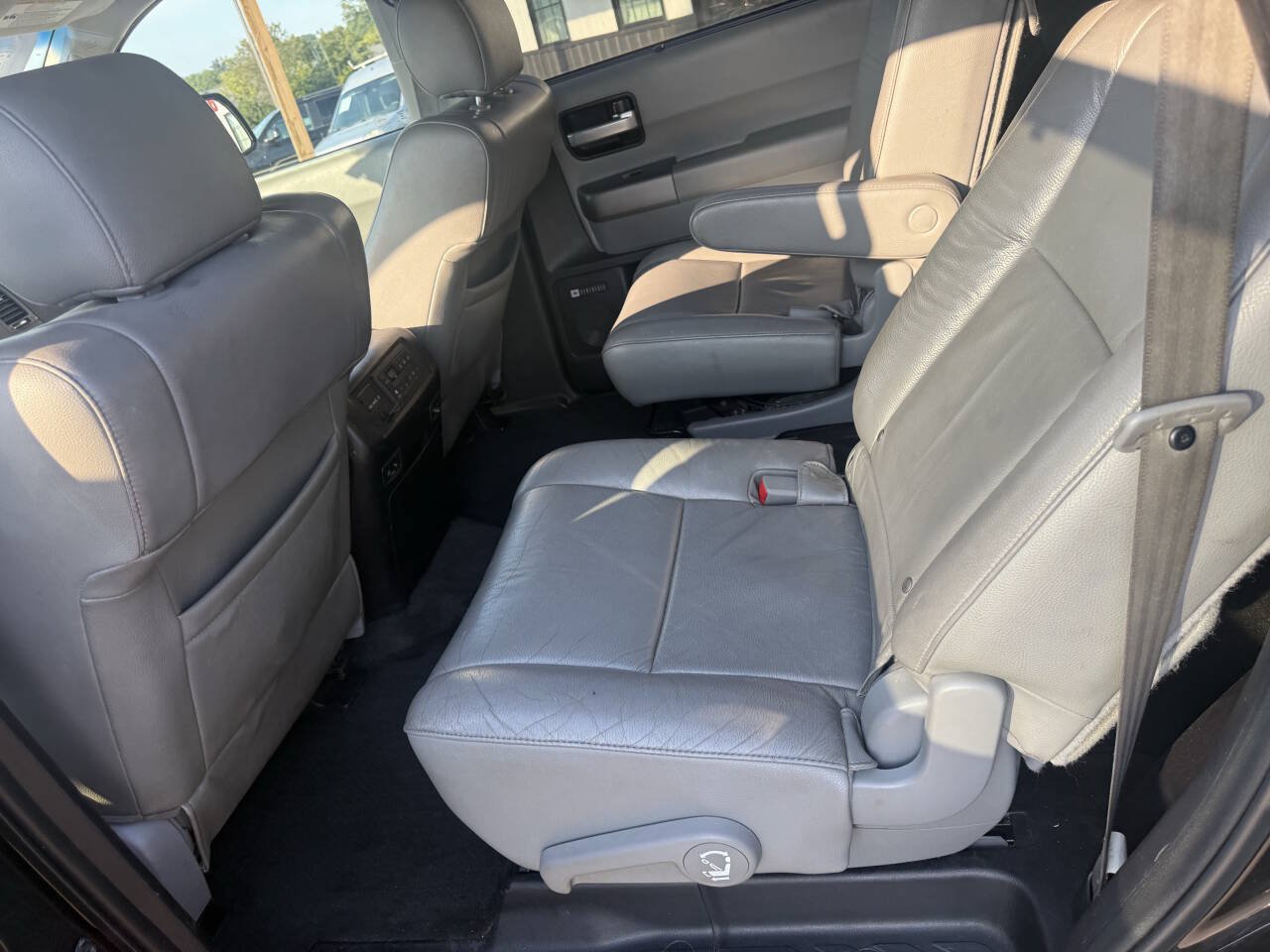 Used 2016 Toyota Sequoia Limited AWD/4WD image 22