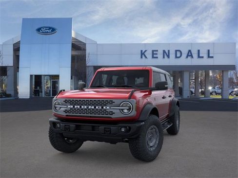 Used 2025 Ford Bronco Badlands image 2