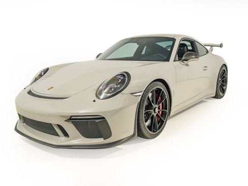 Used 2018 Porsche 911 GT3 RWD image 2