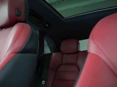 Certified 2026 Porsche Macan AWD/4WD image 22