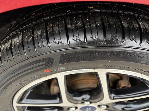 Used 2015 Ford Focus SE w/ SE Sport Package image 22