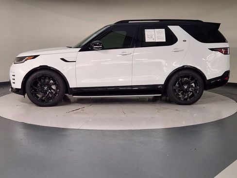 Used 2025 Land Rover Discovery Dynamic SE image 5
