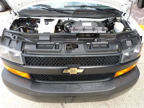 Used 2021 Chevrolet Express 2500 w/ Driver Convenience Package image 9