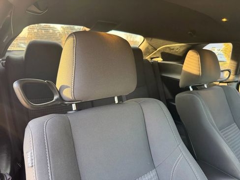 Used 2019 Dodge Challenger SXT image 31