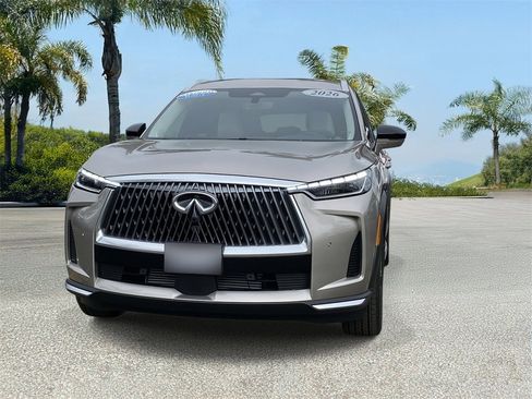 Certified 2026 INFINITI QX60 Luxe w/ Family Package image 6