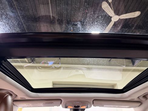 Used 2019 Jeep Cherokee Overland w/ Technology Group image 49