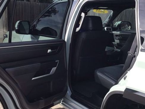 Used 2025 Toyota Sequoia Platinum image 14