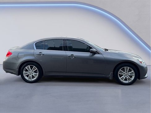 Used 2012 INFINITI G37 Journey w/ Premium Pkg image 7