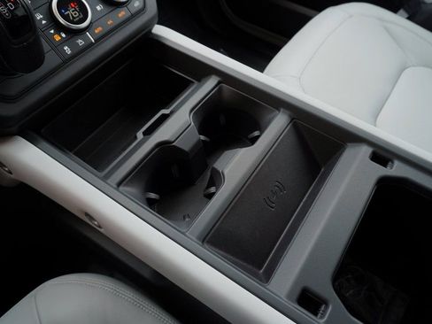 New 2026 Land Rover Defender 130 X-Dynamic SE AWD/4WD image 30
