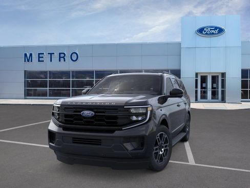 New 2026 Ford Expedition Active AWD/4WD image 3