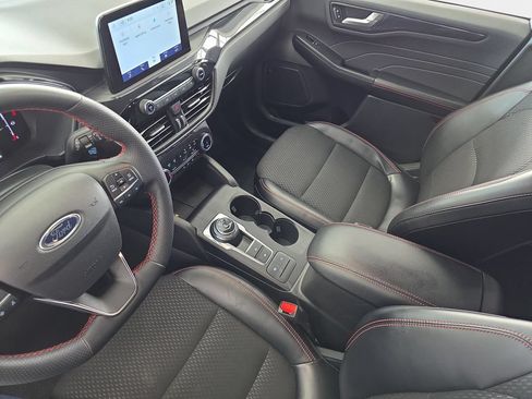 Certified 2025 Ford Escape ST-Line Select AWD/4WD image 23