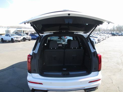 Used 2024 Cadillac XT6 Premium Luxury w/ Technology Package image 8