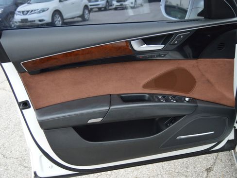 Used 2011 Audi A8 L 4.2 image 10