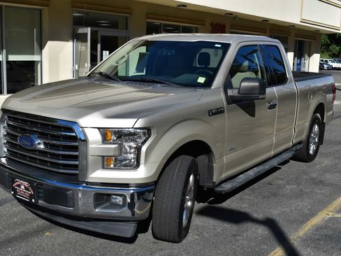 Used 2017 Ford F150 XLT w/ Equipment Group 302A Luxury RWD image 8