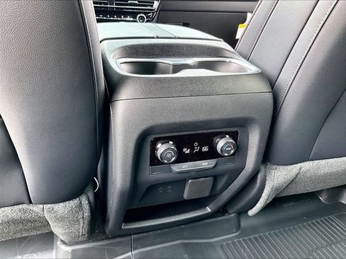 New 2026 Chevrolet Traverse Z71 w/ Driver Confidence Package AWD/4WD image 18