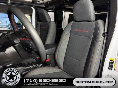 Used 2025 Jeep Wrangler Unlimited Rubicon AWD/4WD image 16