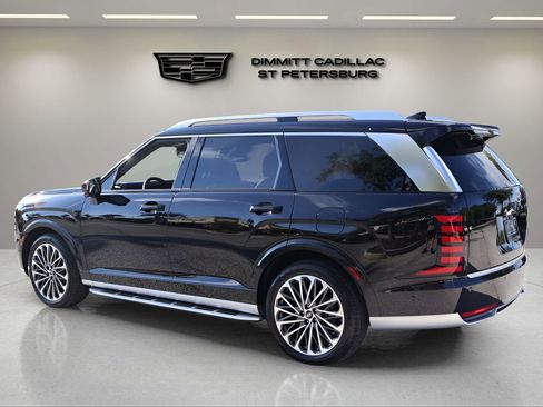 Used 2026 Hyundai Palisade Calligraphy FWD image 3