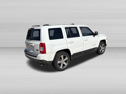 Used 2016 Jeep Patriot High Altitude FWD image 3