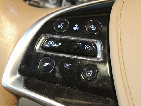 Used 2018 Cadillac Escalade Platinum AWD/4WD image 26