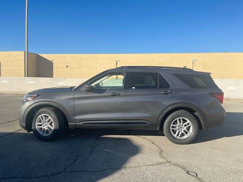 New 2026 Ford Explorer Active w/ Active Comfort Package image 4