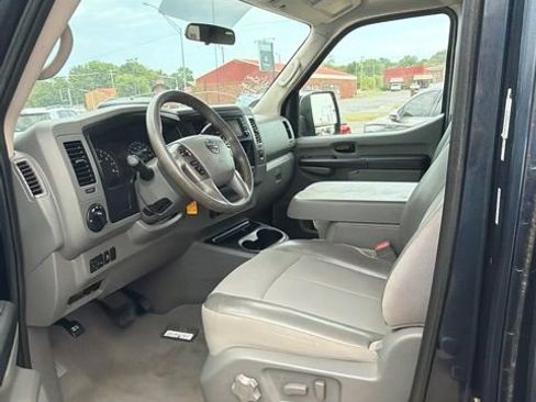 Used 2018 Nissan NV 3500 SV w/ Navigation Package RWD image 5