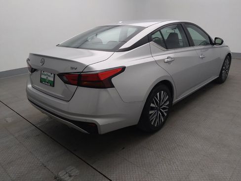 Used 2024 Nissan Altima 2.5 SV image 10