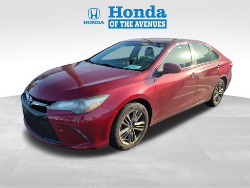Used 2017 Toyota Camry SE FWD image 3